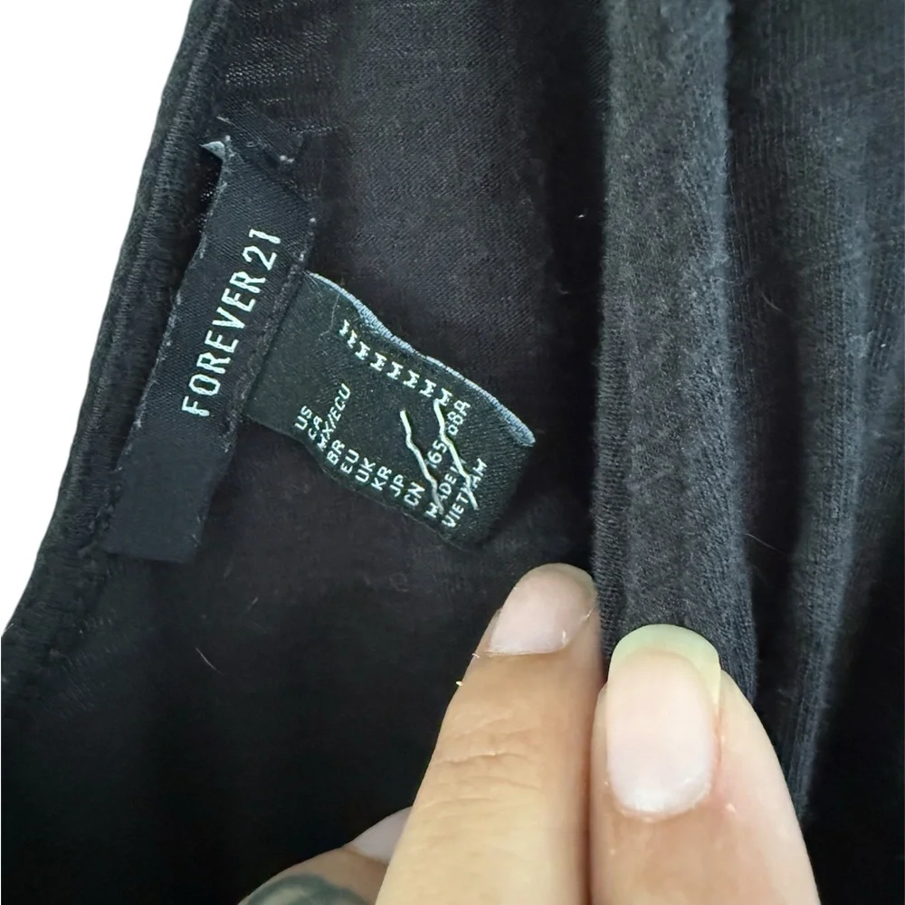 Forever 21 Black V-Neck Ruffle Sleeve Top - Picture 3 of 3